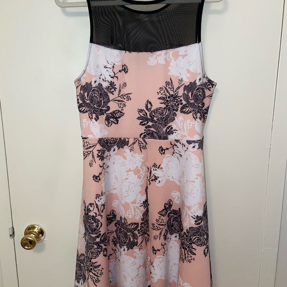 Trixxi dress 1x - Picture 2 of 3